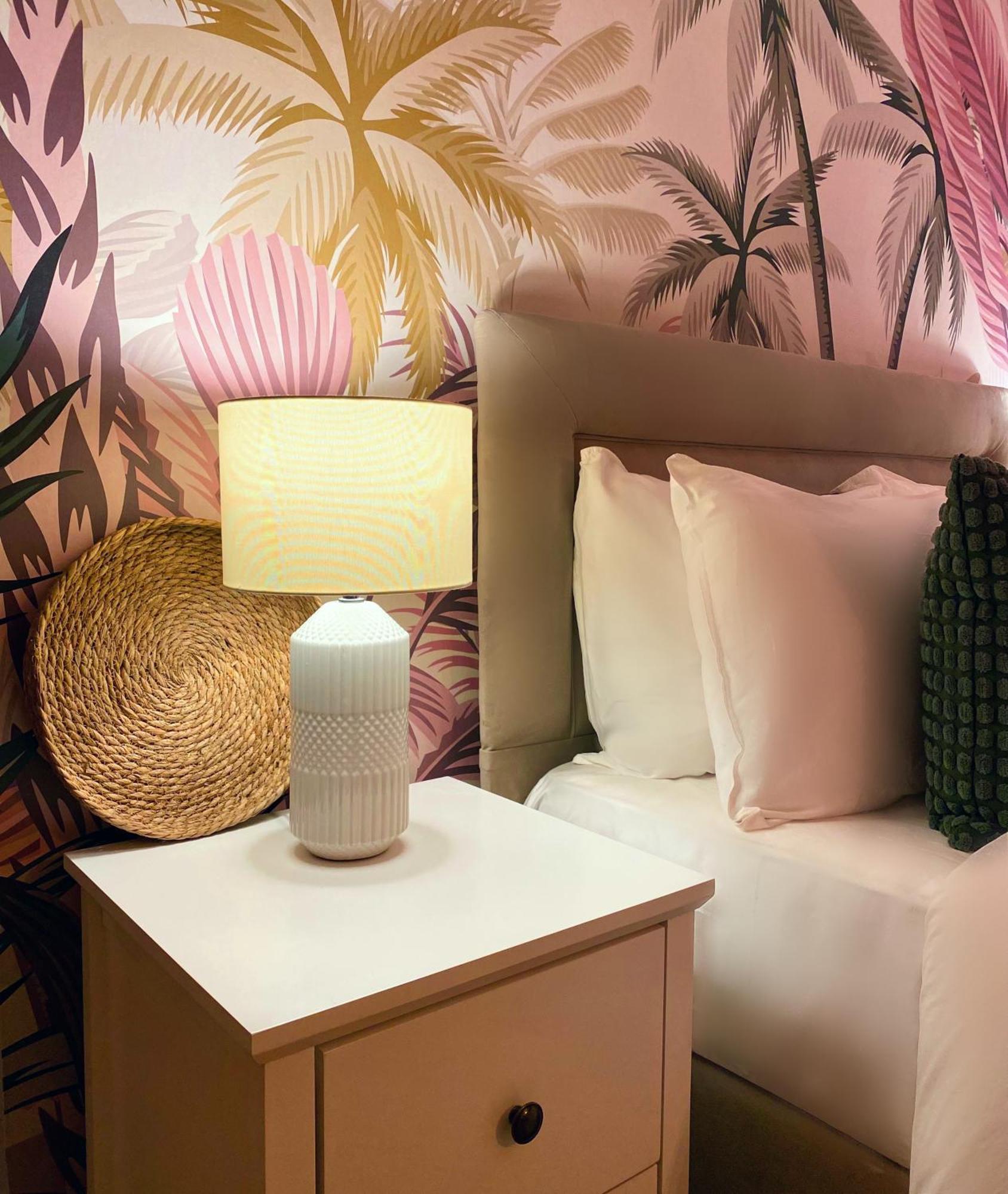 Blush Jungle - Homestay Dublin Bagian luar foto