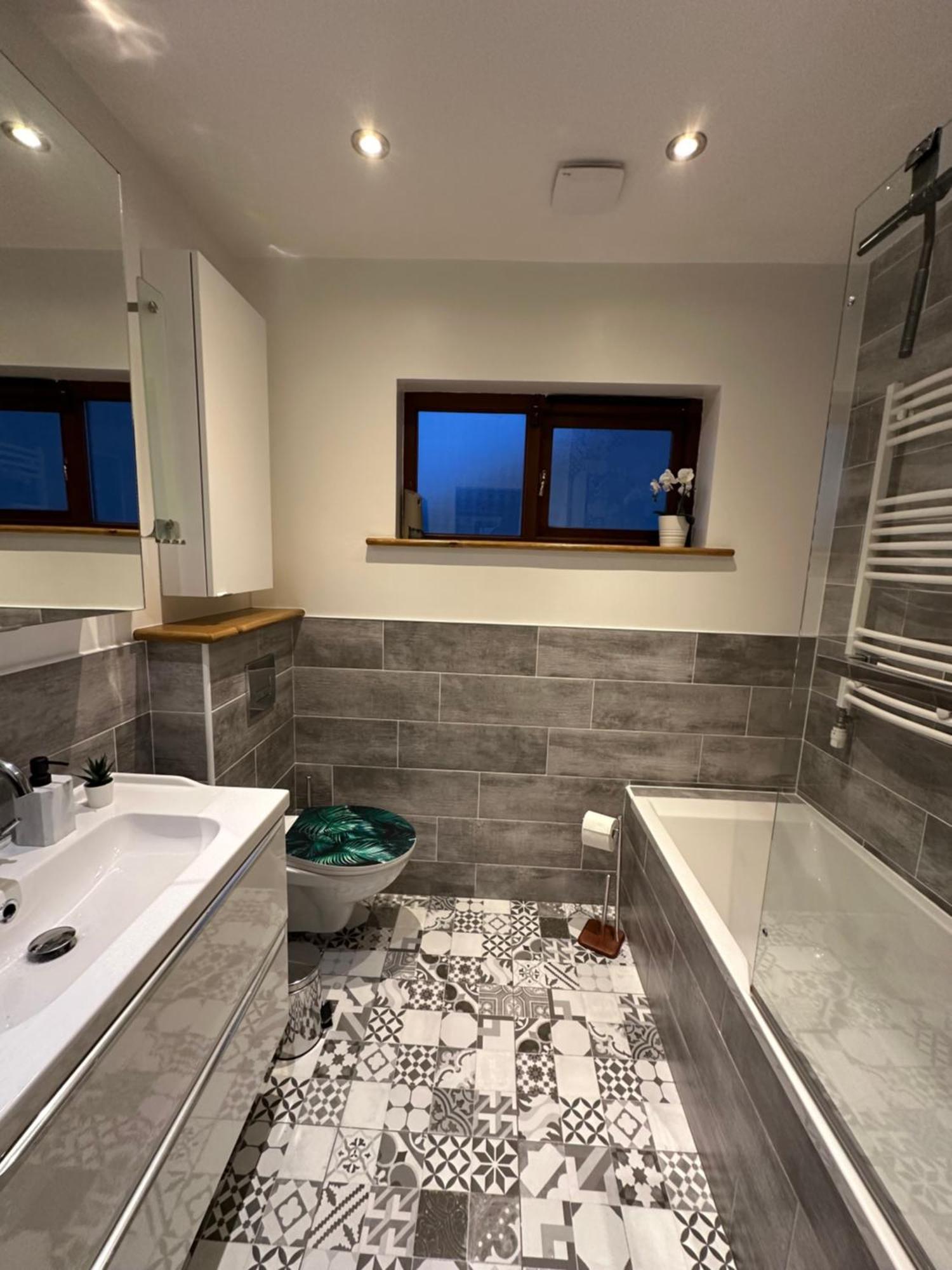 Blush Jungle - Homestay Dublin Bagian luar foto